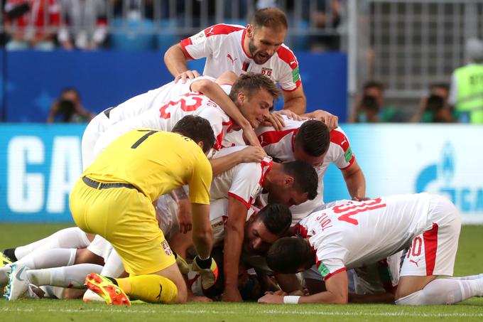 Srbi so se veselili pomembne zmage, ki jim odpira vrata osmine finala svetovnega prvenstva. | Foto: Reuters