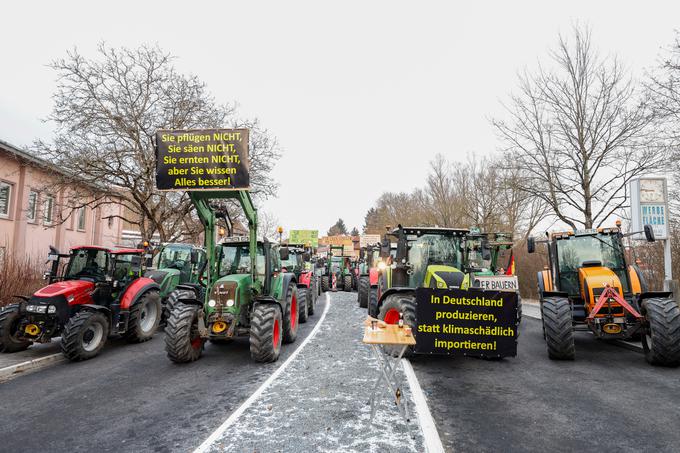 V Nemčiji vlada vse večja zaskrbljenost, da proteste kmetov izkorišča tudi skrajna desnica. | Foto: Reuters