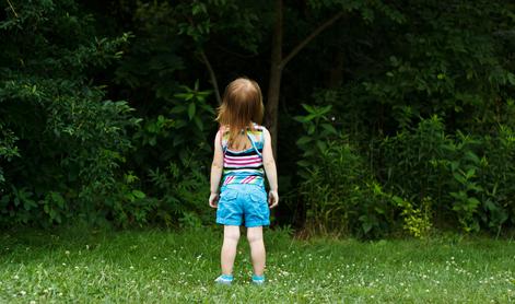 Enoletna deklica izginila s piknika, iskali so jo z dronom