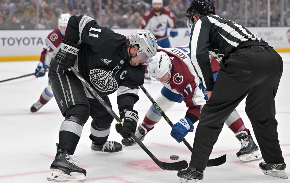 Anže Kopitar, Los Angeles Kings | Anže Kopitar je vstopil v zadnjo sezono svoje kariere, s soigralci so izgubili z 1:4. | Foto Reuters