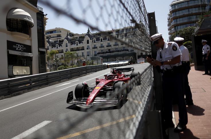 Pri Ferrariju z izrečeno kaznijo Red Bullu niso zadovoljni, češ da je premila. | Foto: Reuters