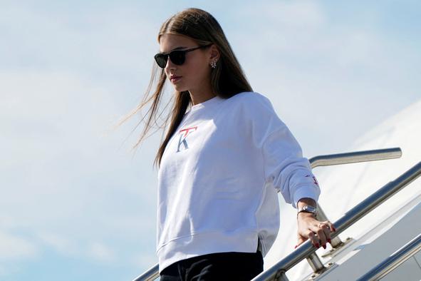 Kai Trump ima svojo modno linijo, pri promociji ji pomaga tudi dedek