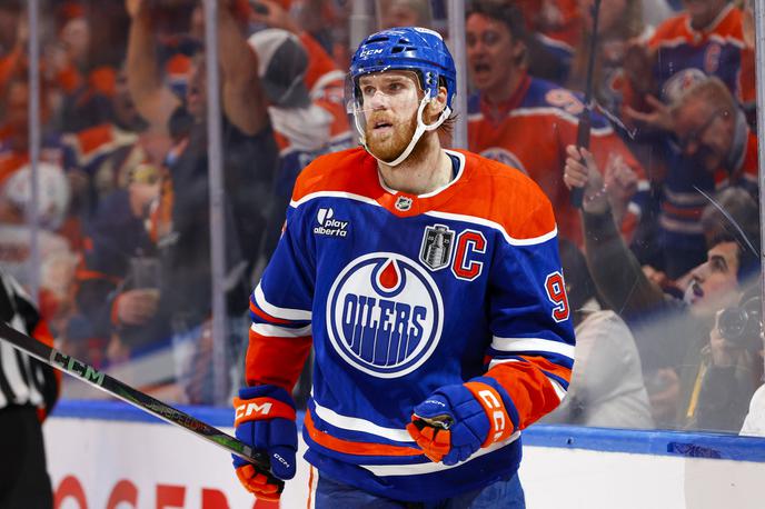 Connor McDavid | Connor McDavid si bo pred odločitvijo o novi pogodbi vzel čas. Vsi verjamejo, da bo podaljšal sodelovanje z Edmontonom še za osem sezon. | Foto Reuters