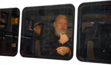 Assangeevo izročitev ZDA lahko prepreči le še britansko sodišče