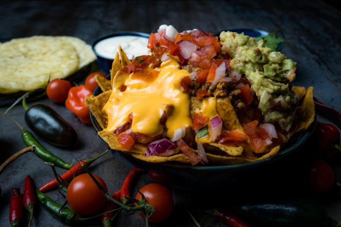 Ob mehiških jedeh ne sme manjkati nacho omaka. | Foto: Shutterstock