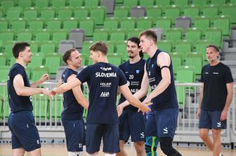 Slovenci na prvi tekmovalni izziv brez kapetana in Žige Šterna