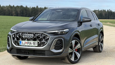 Audi Q5 - povsem nov, toda pije bencin in dizel, ima tudi izpušne cevi #video