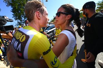 Žena Jonasa Vingegaarda javno udarila po šefih Visme: brez dlake na jeziku o ravnanju