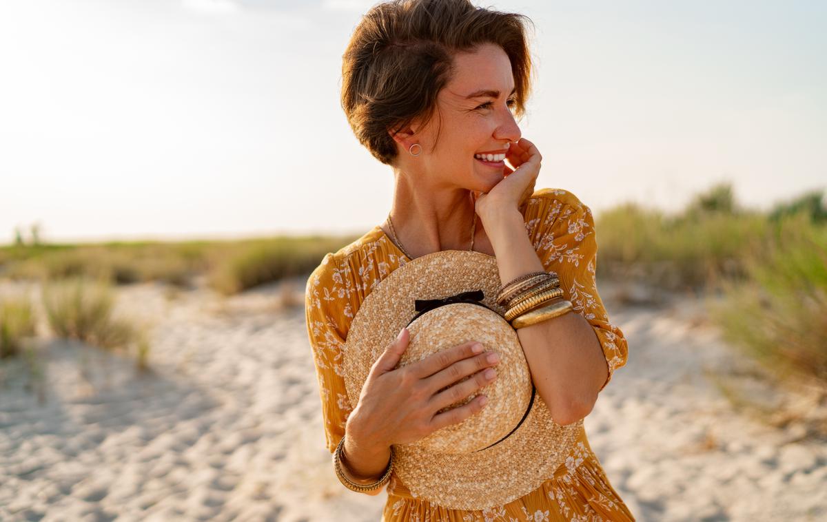 poletje, ženska, plaža | Foto Shutterstock