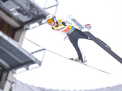 Danes v razprodani Planici dve tekmi, že navsezgodaj Slovenci za stopničke