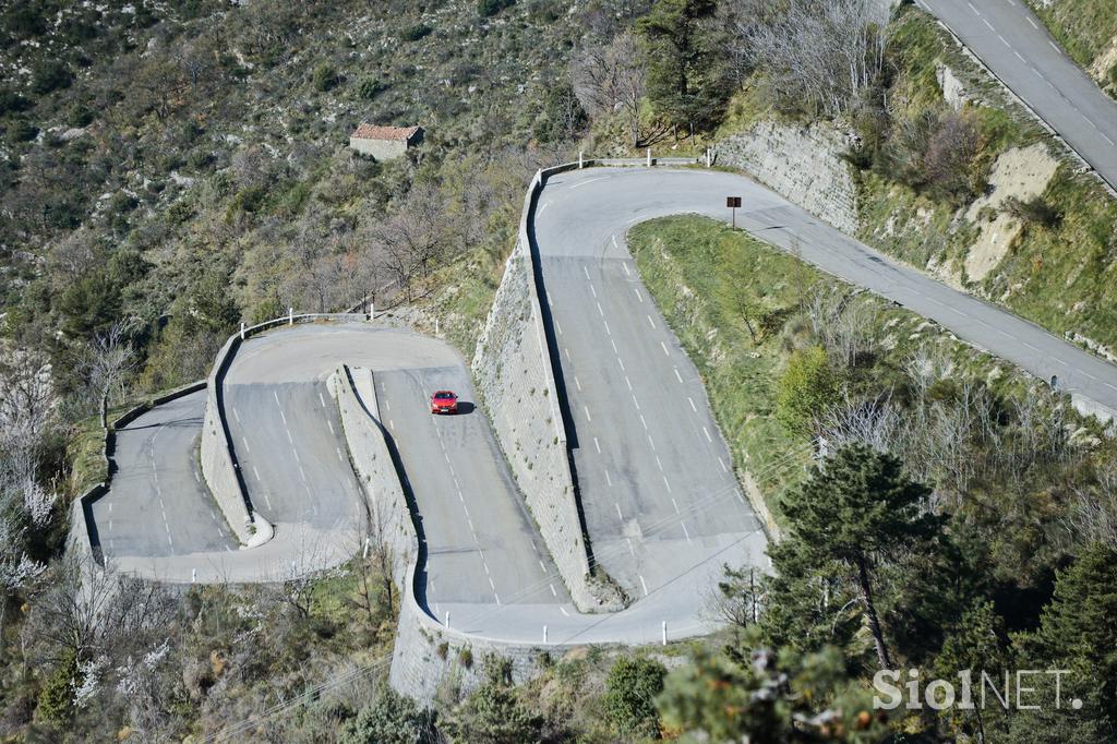 Mercedes SLC - prva vožnja prenovljenega roadsterja