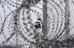 Grčija na meji s Turčijo gradi ograjo proti ilegalcem