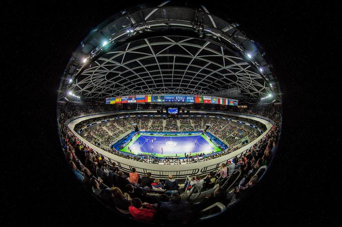Dvorano Stožice bo na tekmi med Slovenijo in Rusijo še tretjič obiskalo več kot deset tisoč ljudi. | Foto: Žiga Zupan/Sportida