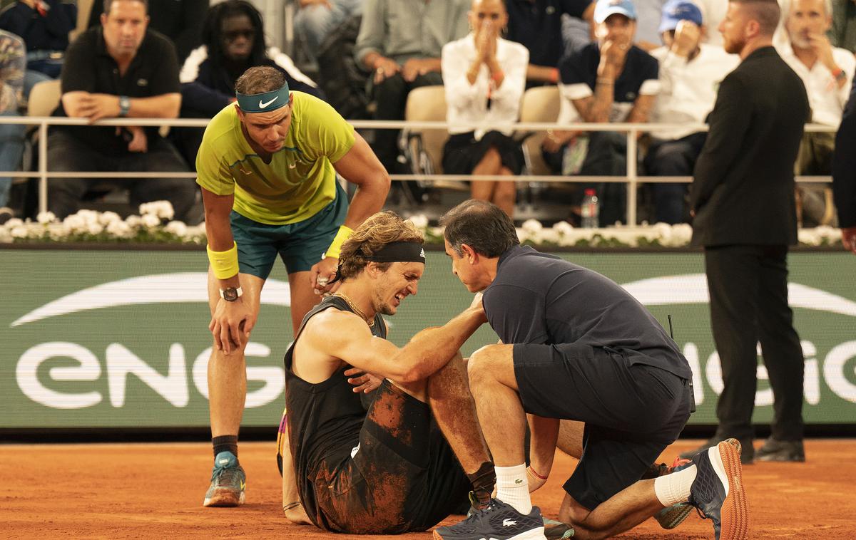 Roland Garros Nadal Zverev | Alexander Zverev se je poškodoval na OP Francije. | Foto Reuters