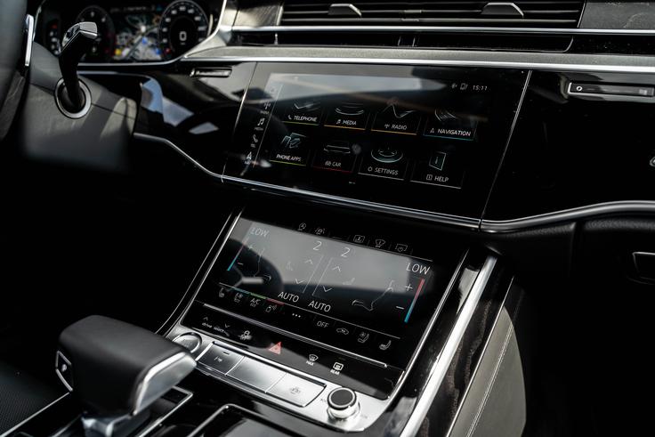 BMW M5 in Audi A8 L | Foto: plac.siol.net