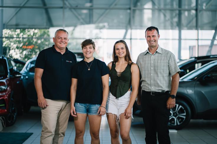 Vodje prodaje pri Avto Moste Igor Dajić, Andreja Leški, Kaja Kajzer in direktor Avto Moste Tomaž Jeran | Foto: Jan Lukanović
