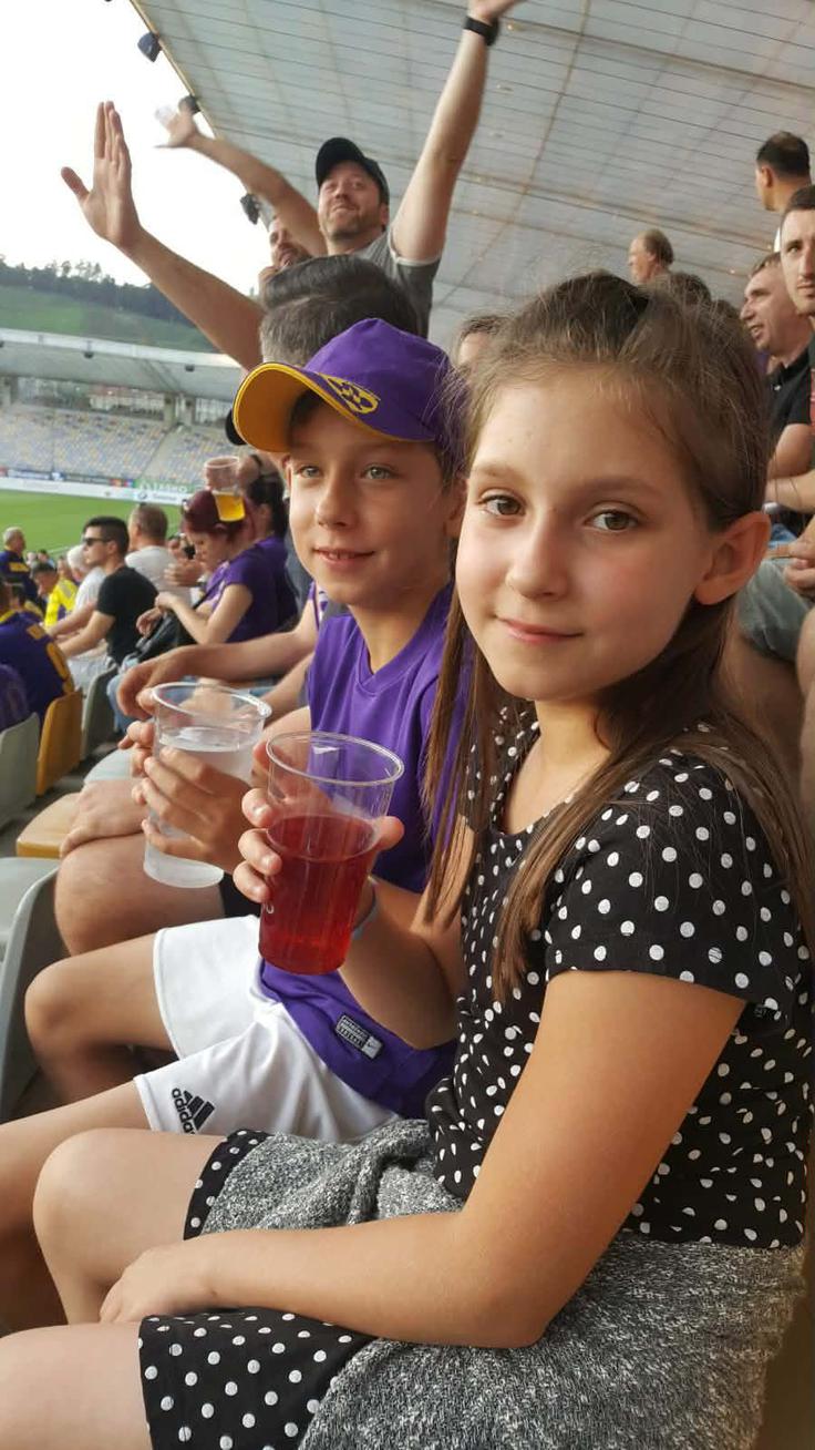 Nejc in Neca Viher sta rada obiskovala nogometne tekme Maribora že v mlajših letih. | Foto: Osebni arhiv