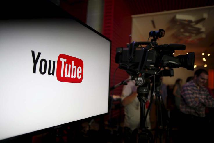 Mnogo uporabnikom spleta se včasih zgodi, da zatavajo na "čudni" del YouTuba oziroma naletijo na posnetke z bizarno ali nenavadno vsebino. Če si jih ogledamo v zasebnem načinu, nam YouTube v prihodnje ne bo predlagal sorodnih posnetkov in nam na ta način nasmetil našega sicer "normalnega" profila.  | Foto: Reuters