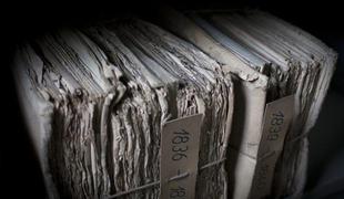 Ustavno sodišče odpravilo odlok o referendumu o arhivski noveli