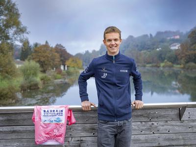 Jakob Omrzel, vzhajajoča zvezda slovenskega kolesarstva, ki ne želi preskakovati stopničk