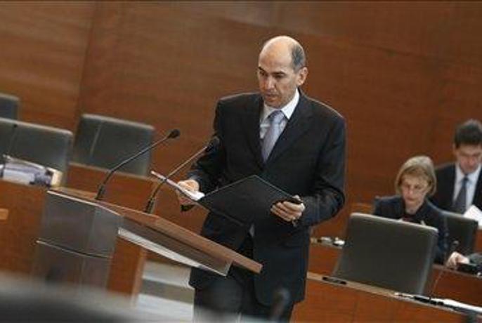 Janša v DZ predstavil sklepe vrha EU