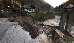 V Tržiču ukradli nafto iz strojev za sanacijo po ujmi