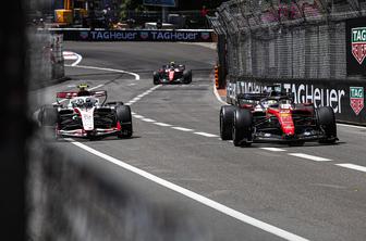 Že prvi dan trčenja v Monaku in veliko upanje za Ferrari