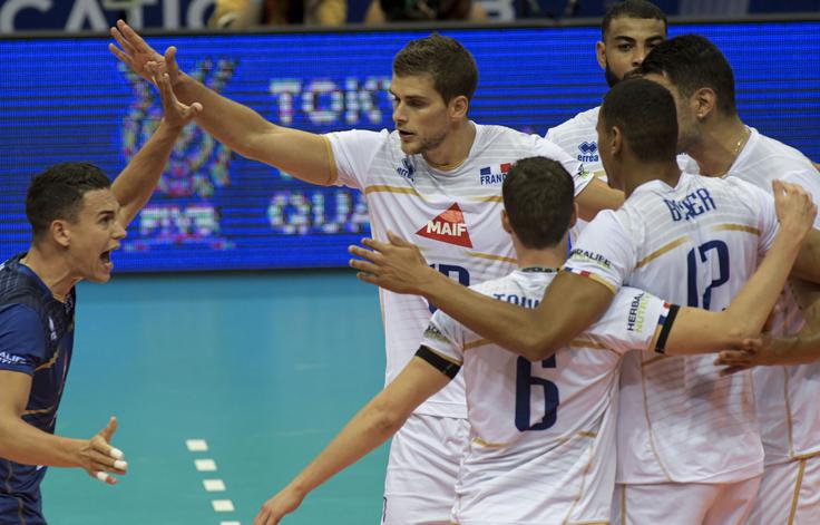 Francozi se veselijo uvodne zmage. Kot kaže, se bodo za prvo mesto in olimpijsko vozovnico udarili s Poljaki. | Foto: FIVB