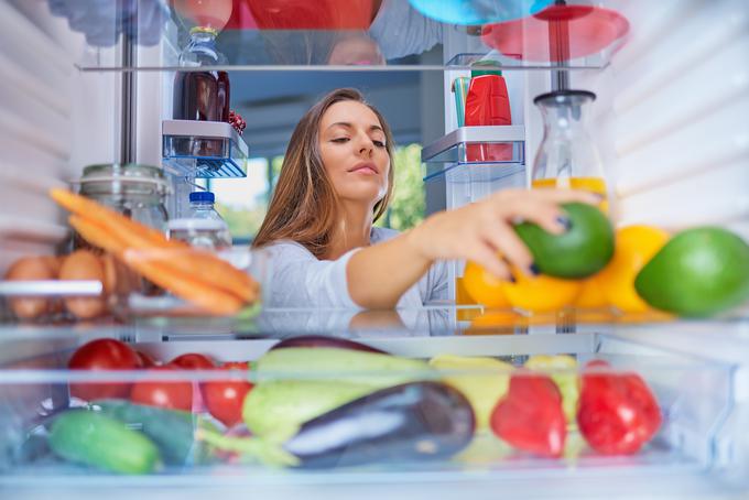 Če želite preprečiti, da bi avokado hitro postal prezrel, ga shranjujte v hladilniku. | Foto: Shutterstock