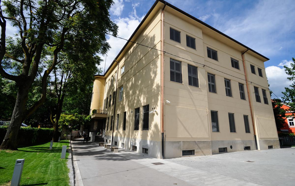Ortopedska klinika UKC Ljubljana | Ortopedi bodo morali vrniti izplačane covidne dodatke, ki so jih prejeli za delo na kliniki, čeprav tam dejansko niso bili prisotni.  | Foto STA