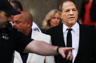 Nova tožba: Weinstein naj bi spolno zlorabil 16-letnico #video