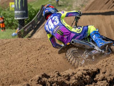 Tim Gajser kljub poškodbam v Kegumsu, Tom Vialle odpovedal nastop