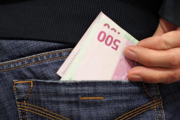 Slovenska proračunska luknja se je z oktobrom povečala na 852 milijonov evrov 