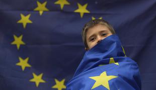 Bi še enkrat glasovali za vstop v EU in Nato?