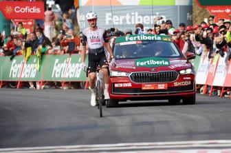 Jay Vine junak šeste etape Vuelte, Vingegaard rdečo majico predal Norvežanu