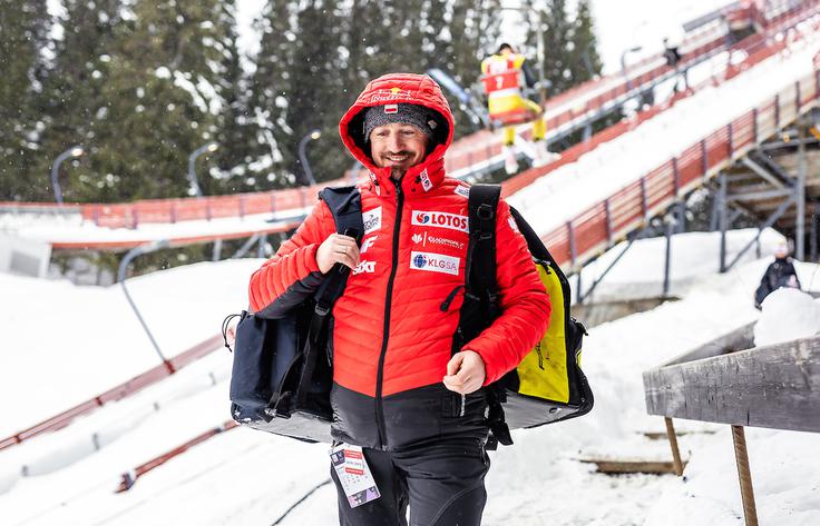 Nekdanji odličen skakalec, danes direktor skokov in nordijske kombinacije pri poljski zvezi Adam Malysz je že govoril z nekaterimi potencialnimi Horngacherjevimi nasledniki. | Foto: Sportida