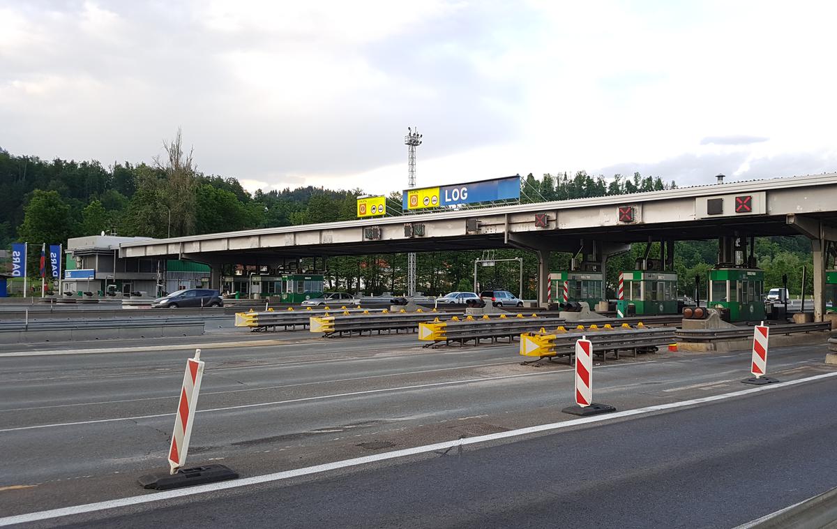 avtocesta cestninska postaja | Foto Gregor Pavšič