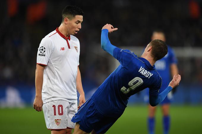 Jamie Vardy je padel kot pokošen, ko je z njim "obračunal" Samir Nasri. | Foto: Guliverimage/Getty Images