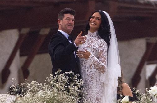 Robin Thicke obljubil večno zvestobo manekenki April Love Geary