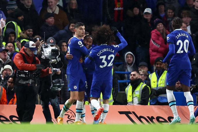 Chelsea očitno še ni rekel zadnje v prestopnem roku. Poleg Enza Fernandeza se omenja tudi njihovo zanimanje za Fernandezovega reprezentančnega soigralca Alexisa MacAllisterja (Brighton) in Amadouja Onanaja (Everton). | Foto: Reuters