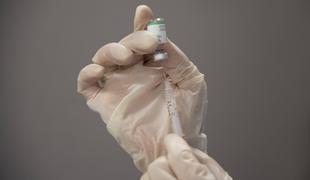82 odstotkov cepljenih, ki so umrli zaradi koronavirusa, je prejelo kitajsko cepivo
