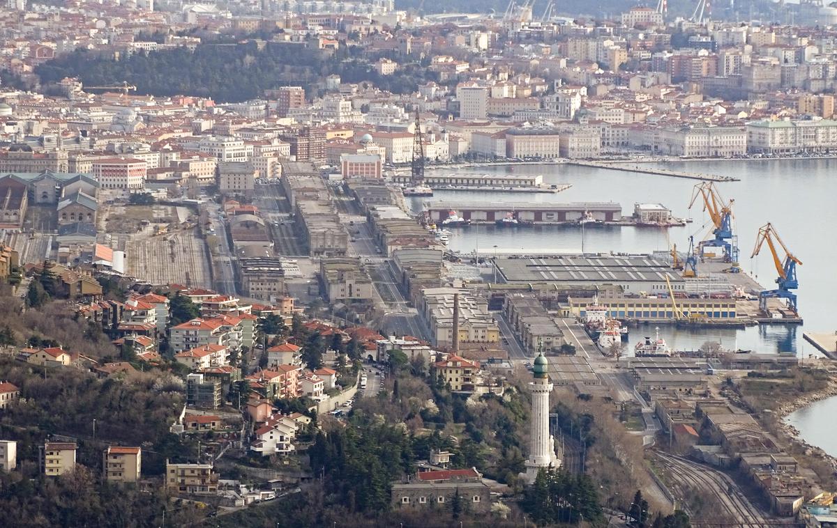 TRST | V Italiji se pričakuje blokada več pristanišč zaradi uvajanja pogoja PCT.  | Foto STA