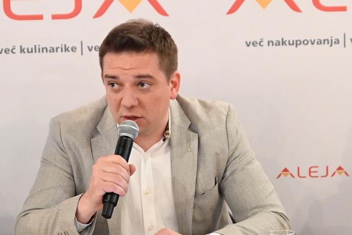 Aleja tik pred praznovanjem tretjega rojstnega dne
