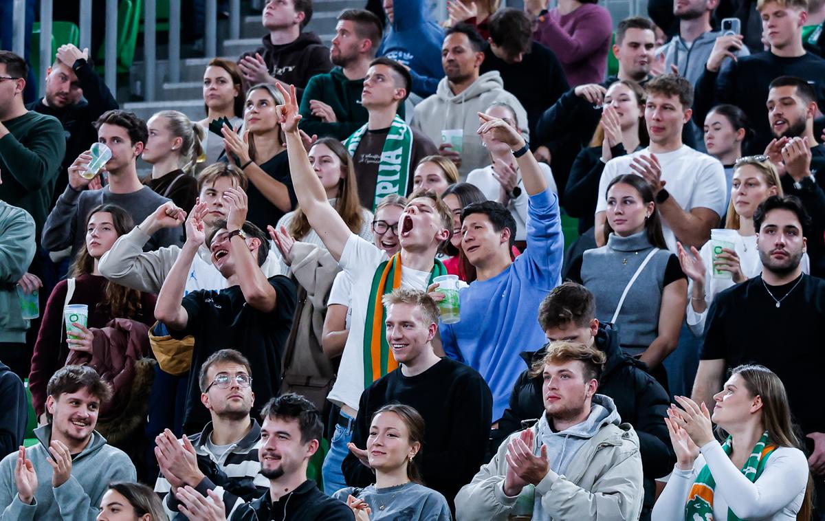 Stožice navijači Cedevita Olimpija | Cedevita Olimpija je v sredo v Stožicah navdušila. | Foto Aleš Fevžer