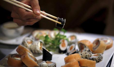 Suši ni šala: Japonci bodo preverjali tujce, ki pripravljajo japonsko hrano