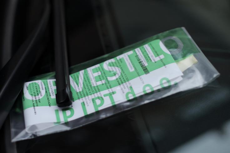 Na Ljubljanski občini pravijo, da želijo z dvigom cen parkiranja dnevne migrante preusmeriti iz ožjega središča Ljubljane na obrobje – na parkirišča tipa P+R in na parkirišča v tretjem tarifnem razredu. | Foto: STA