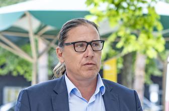 UKC Ljubljana zanika, da direktor Marko Jug odstopa s položaja