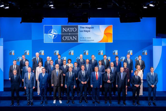 Skupinska fotografija vrh Nata Haag | Golob: "Slovenija ve, kaj dela – resolucija je usklajena z Natom." | Foto NATO