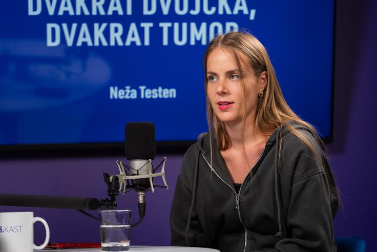 Neža Testen je mama štirih otrok, dveh parov dvojčkov, ki se je morala dvakrat soočiti s težko diagnozo.  | Foto: Luka Petrič