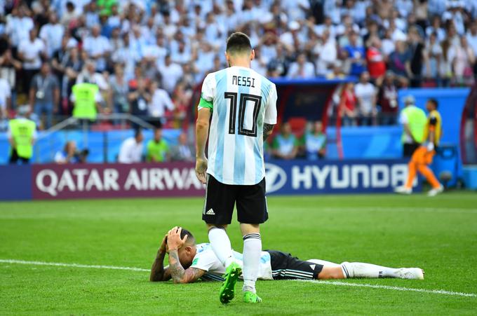 Razočarani Lionel Messi ni mogel preprečiti izpada Argentine. | Foto: Reuters